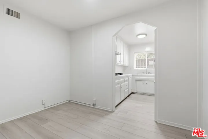 2332 S Beverly Glen Boulevard 3, Los Angeles, California 90064