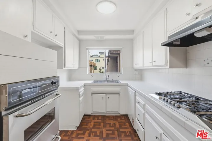 2332 S Beverly Glen Boulevard 5, Los Angeles, California 90064
