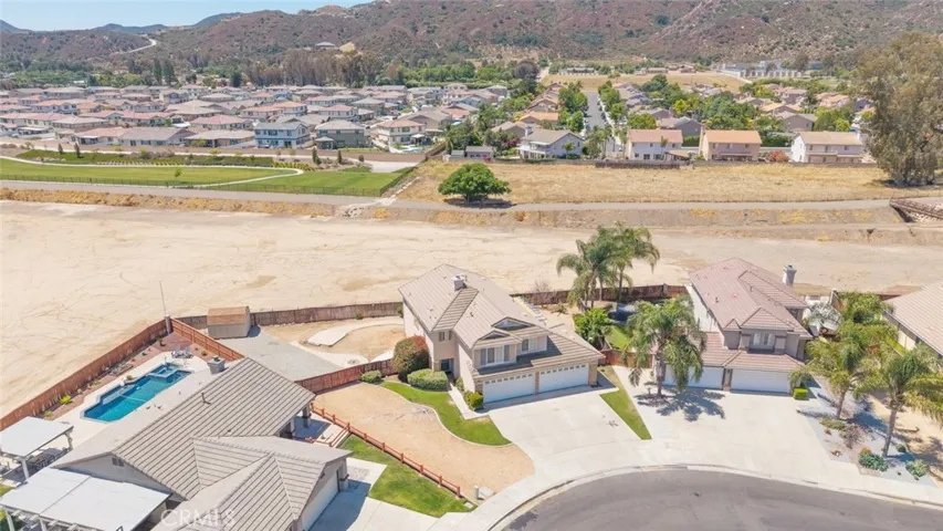 21965 Carnation Lane, Wildomar, California 92595