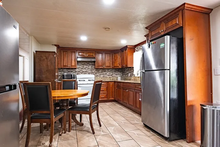 4901 Green River 1, Eastvale, California 92880