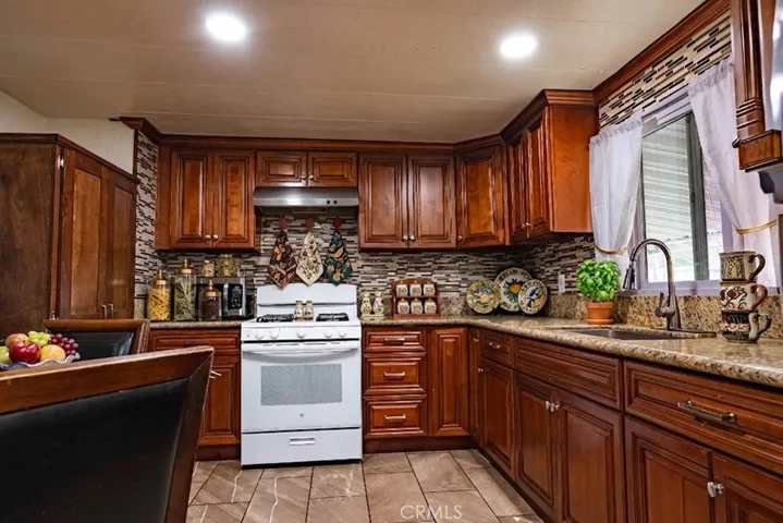 4901 Green River 1, Eastvale, California 92880