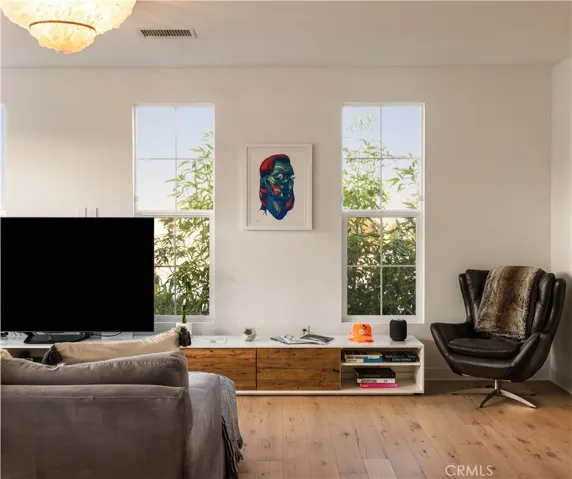 2023 Placentia, Costa Mesa, California 92627