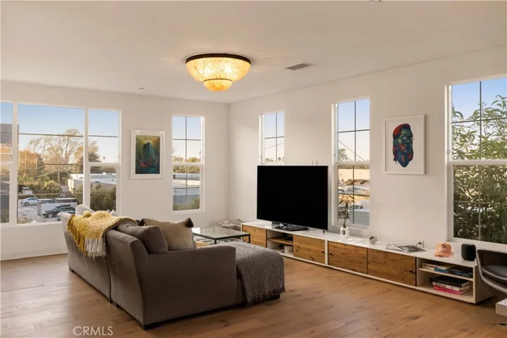 2023 Placentia, Costa Mesa, California 92627