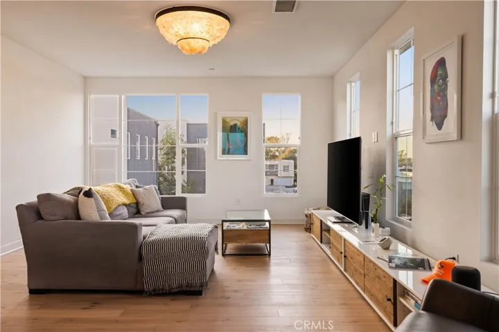 2023 Placentia, Costa Mesa, California 92627