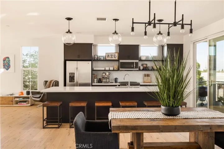 2023 Placentia, Costa Mesa, California 92627