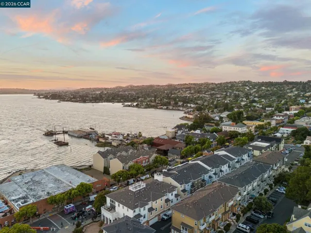 228 1st St, Benicia, California 94510