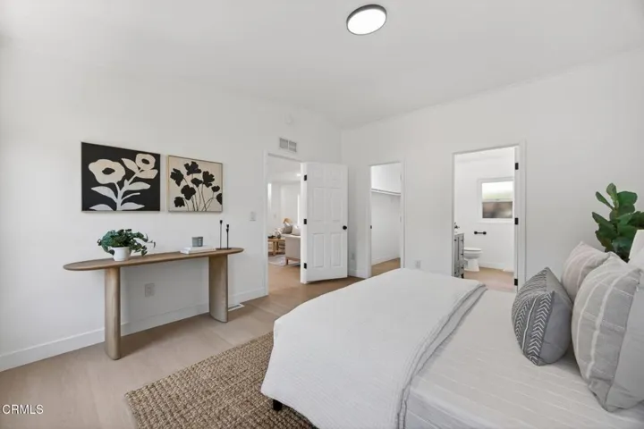 18-web-or-mls-Upmarket Media-397Hupa042