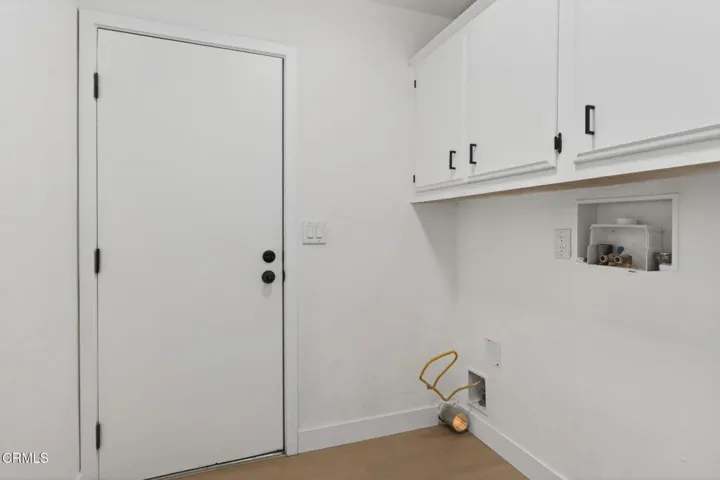 29-web-or-mls-Upmarket Media-397Hupa092