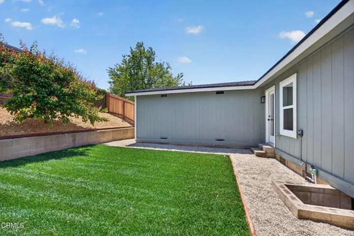 32-web-or-mls-Upmarket Media-397Hupa076