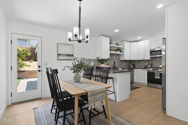 10-web-or-mls-Upmarket Media-397Hupa017