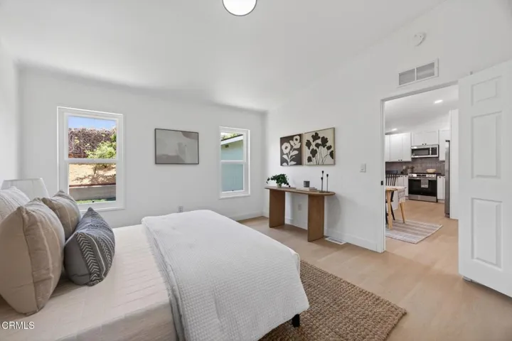 20-web-or-mls-Upmarket Media-397Hupa048