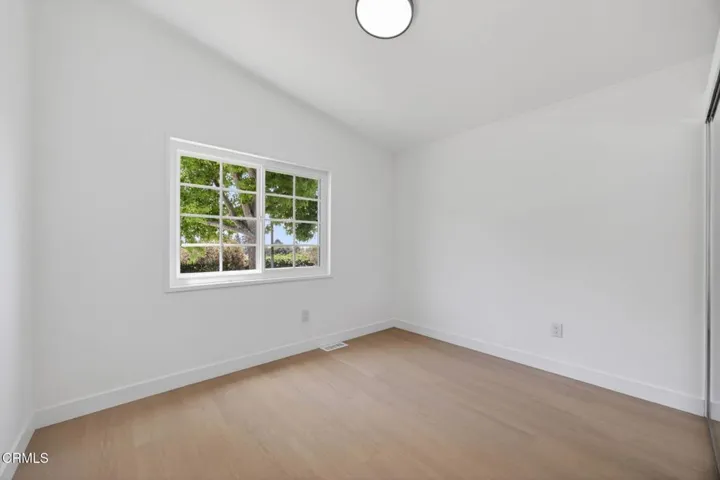25-web-or-mls-Upmarket Media-397Hupa061