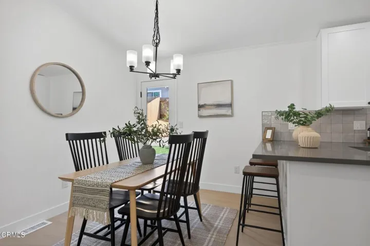 11-web-or-mls-Upmarket Media-397Hupa021