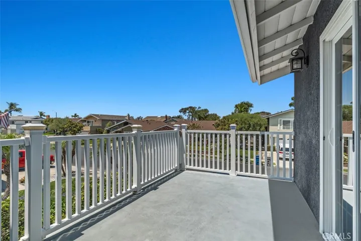 Outdoor balcony off of the Bonus Room