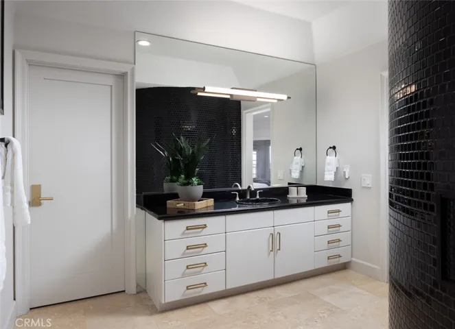 25732 Highplains Terrace, Laguna Hills, California 92653