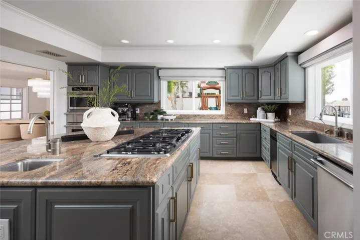 25732 Highplains Terrace, Laguna Hills, California 92653