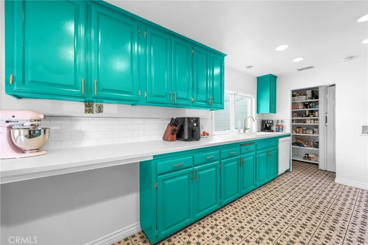 Large Kitchen with Pantry
