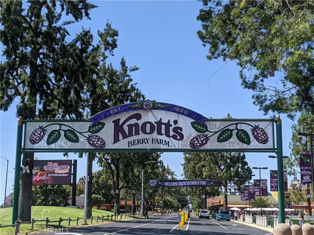 Knott's Berry Farm just 6 Miles away
