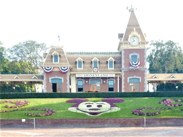 Disneyland just 2.5 Miles away