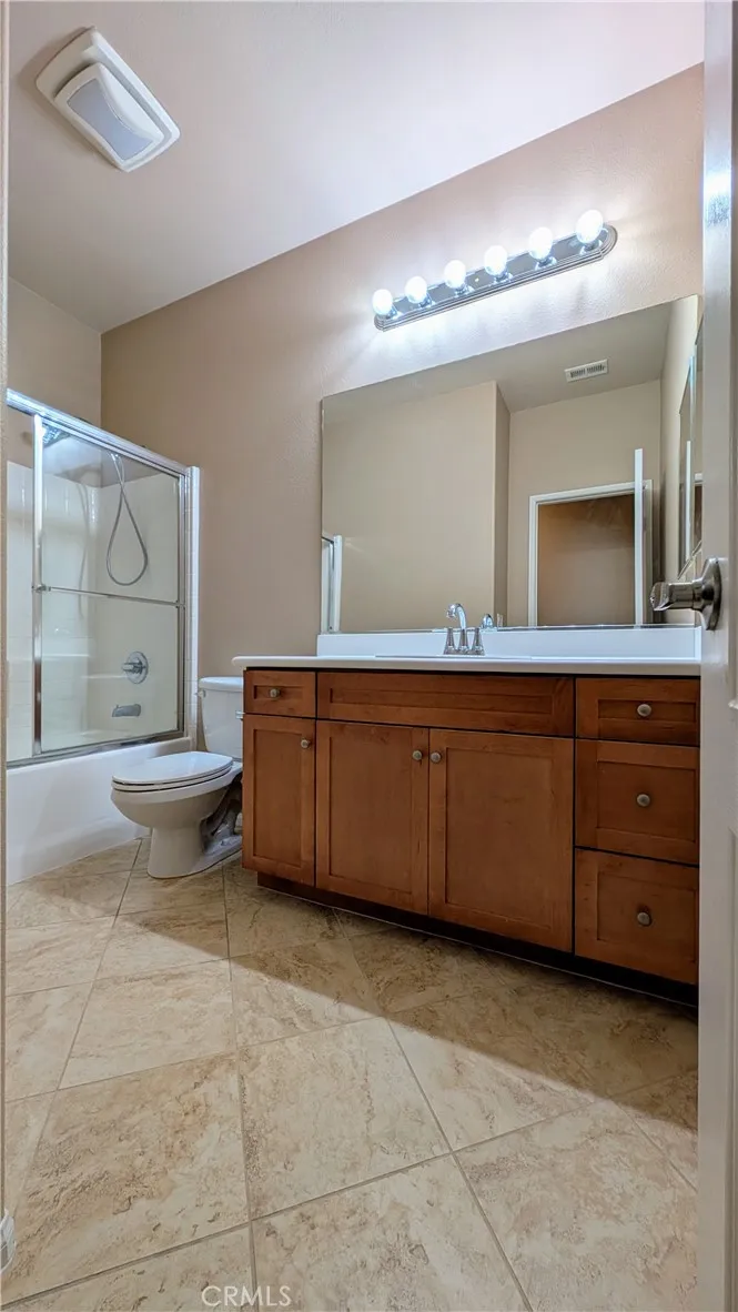 Hallway Full Bath