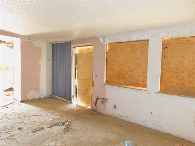 25372 Jade Road, Barstow, California 92311