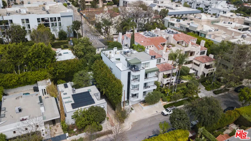 9033 Vista Grande Street 3, West Hollywood, California 90069