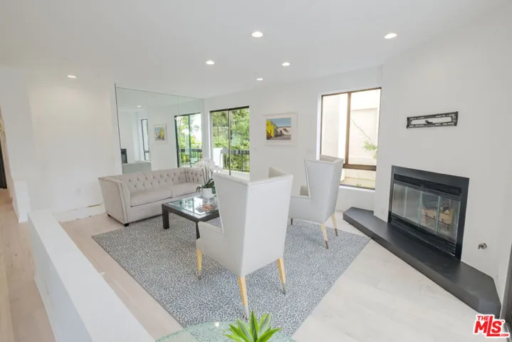 9033 Vista Grande Street 3, West Hollywood, California 90069