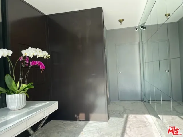 9033 Vista Grande Street 3, West Hollywood, California 90069