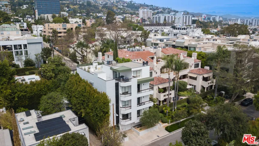 9033 Vista Grande Street 3, West Hollywood, California 90069