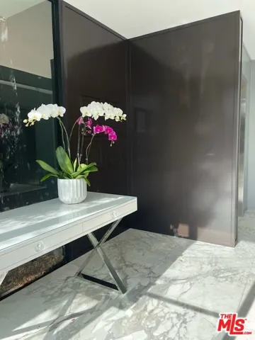 9033 Vista Grande Street 3, West Hollywood, California 90069