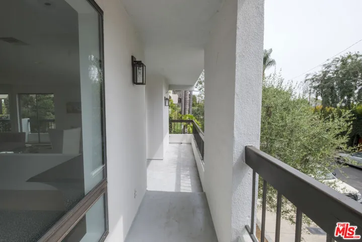 9033 Vista Grande Street 3, West Hollywood, California 90069