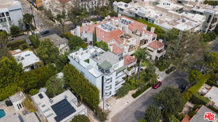 9033 Vista Grande Street 3, West Hollywood, California 90069