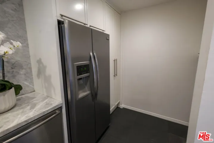 9033 Vista Grande Street 3, West Hollywood, California 90069