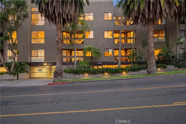11628 Montana 207, Los Angeles, California 90049