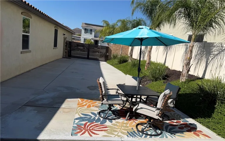 31421 Darlington Oak, Winchester, California 92596