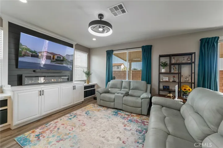 31421 Darlington Oak, Winchester, California 92596