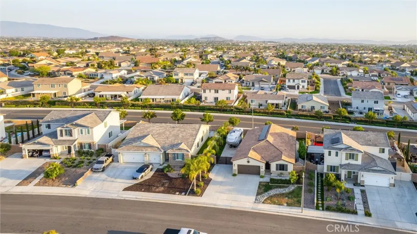 31421 Darlington Oak, Winchester, California 92596