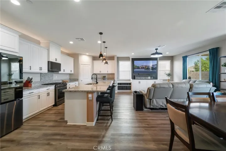 31421 Darlington Oak, Winchester, California 92596