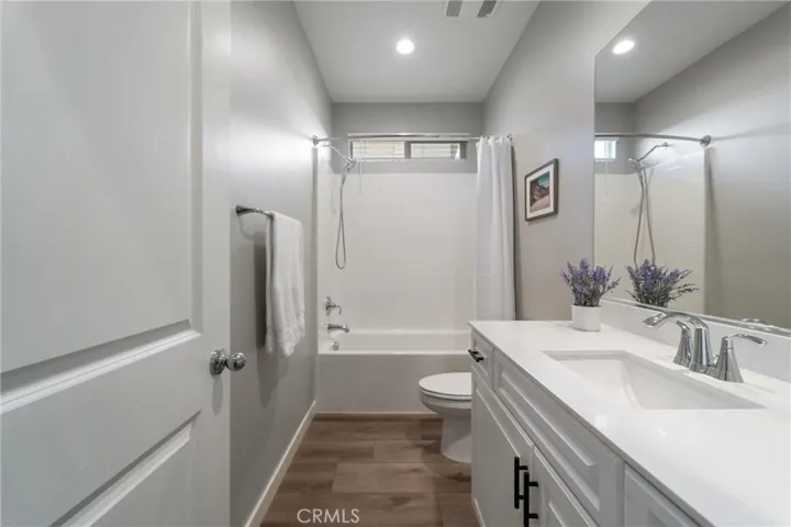 31421 Darlington Oak, Winchester, California 92596