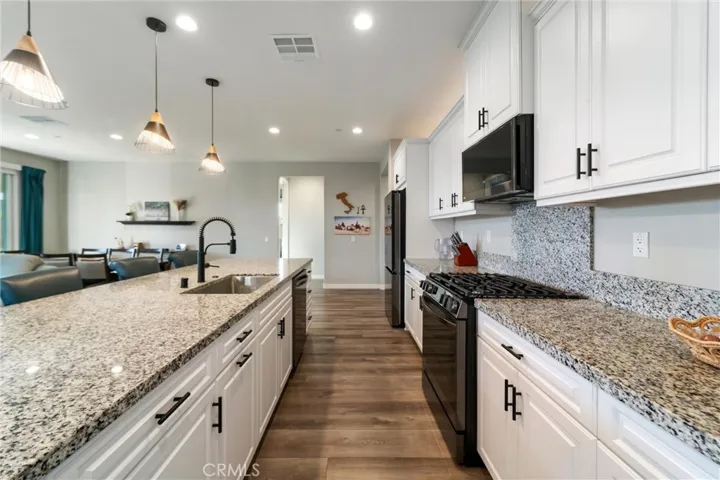31421 Darlington Oak, Winchester, California 92596