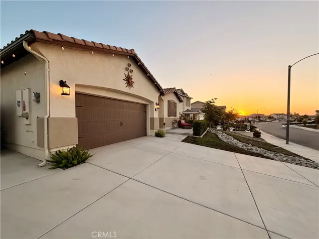 31421 Darlington Oak, Winchester, California 92596