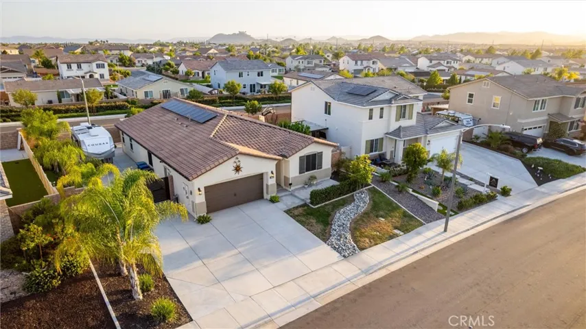 31421 Darlington Oak, Winchester, California 92596