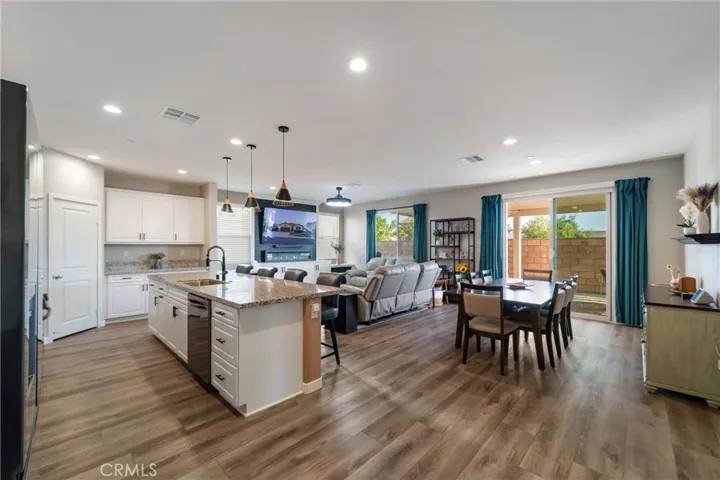 31421 Darlington Oak, Winchester, California 92596