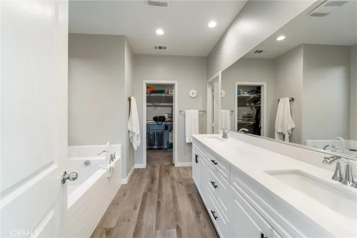 31421 Darlington Oak, Winchester, California 92596