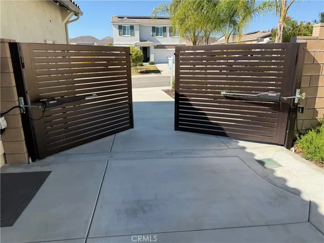 31421 Darlington Oak, Winchester, California 92596