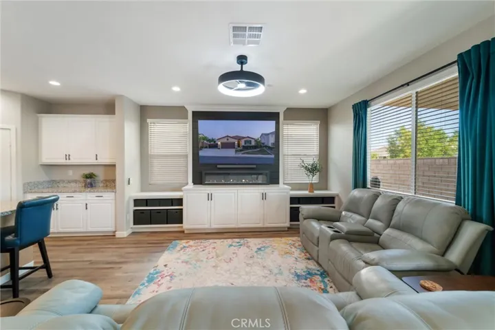 31421 Darlington Oak, Winchester, California 92596
