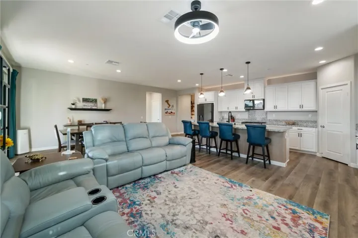 31421 Darlington Oak, Winchester, California 92596