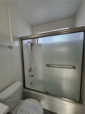 Newer 2nd floor hall bath