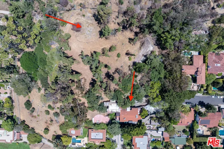 Flat building pad with house b