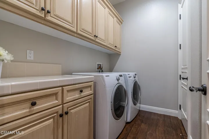 32 Laundry